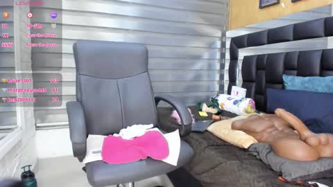 Snapshot of sheyla__ebony chatting on March 9, 2026, 2:26 am sheyla__ebony online show from March 9, 2026, 2:26 am