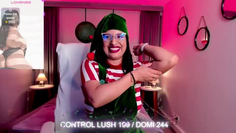 Snapshot of sheyla_hills_ chatting on December 24, 2024, 4:11 am Sheyla online show from December 24, 2024, 4:11 am