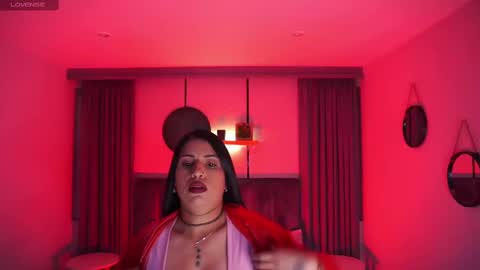 Snapshot of sheyla_hills_ chatting on February 13, 2025, 4:22 am Sheyla online show from February 13, 2025, 4:22 am