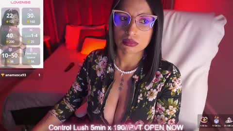 Snapshot of sheyla_hills_ chatting on February 27, 2025, 8:28 am Sheyla online show from February 27, 2025, 8:28 am