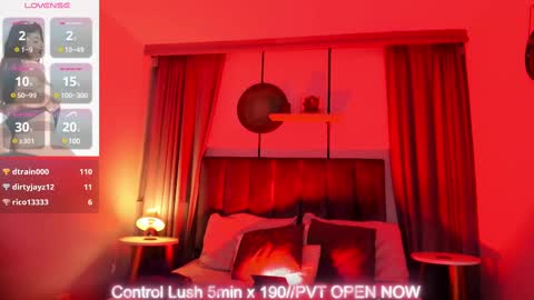 Snapshot of sheyla_hills_ chatting on March 2, 2025, 10:03 am Sheyla online show from March 2, 2025, 10:03 am