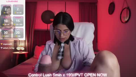 Snapshot of sheyla_hills_ chatting on March 3, 2025, 7:43 am Sheyla online show from March 3, 2025, 7:43 am