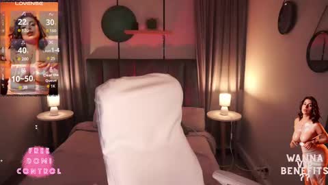 Snapshot of sheyla_hills_ chatting on September 20, 2025, 4:02 am Sheyla online show from September 20, 2025, 4:02 am