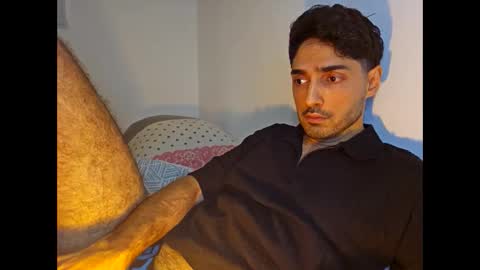 Snapshot of shhervin chatting on February 12, 2026, 9:43 pm shhervin online show from February 12, 2026, 9:43 pm