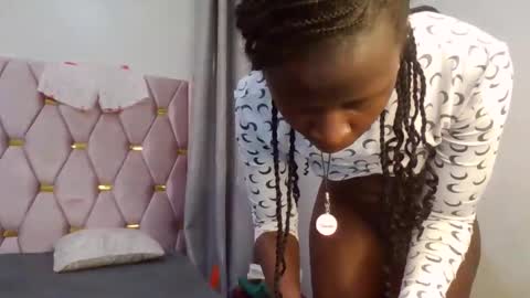 Snapshot of shillah024 chatting on November 22, 2025, 7:02 pm Shilla online show from November 22, 2025, 7:02 pm