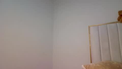 Snapshot of shillah024 chatting on February 12, 2026, 9:43 pm Shilla online show from February 12, 2026, 9:43 pm