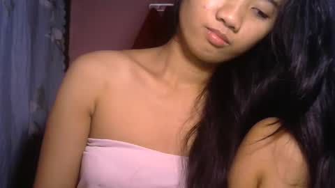 Snapshot of shimmering_kate chatting on January 25, 2025, 9:35 pm shimmering_kate online show from January 25, 2025, 9:35 pm