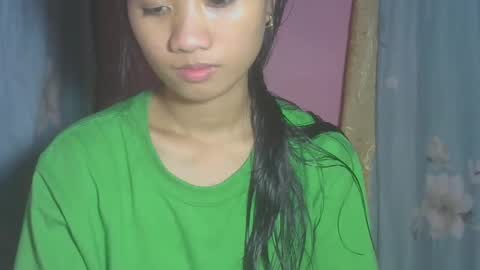 Snapshot of shimmering_kate chatting on March 6, 2025, 12:00 am shimmering_kate online show from March 6, 2025, 12:00 am