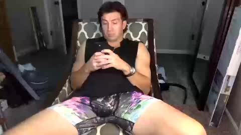 shimmyloe online show from October 18, 2025, 9:21 am