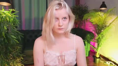 help me reach my first 25 thumbs up online show from November 1, 2025, 2:41 pm