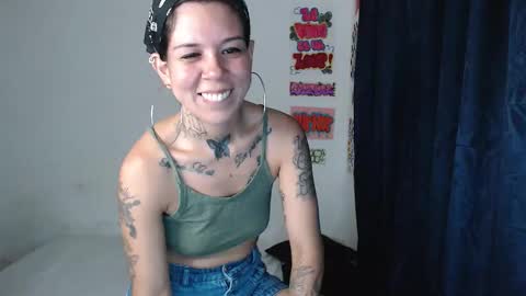 Snapshot of shinobu_queen chatting on March 15, 2026, 10:05 pm shinobu_queen online show from March 15, 2026, 10:05 pm