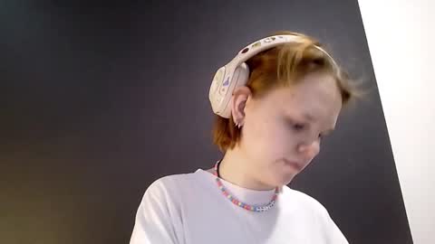 Snapshot of shinpestano chatting on February 9, 2026, 8:07 am Emma online show from February 9, 2026, 8:07 am