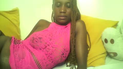 Snapshot of shipeta2 chatting on May 4, 2026, 2:35 pm detiefmagdalina2026 online show from May 4, 2026, 2:35 pm
