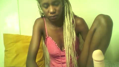 Snapshot of shipeta2 chatting on May 17, 2026, 2:53 am detiefmagdalina2026 online show from May 17, 2026, 2:53 am