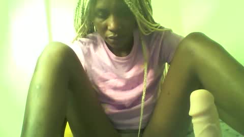 Snapshot of shipeta2 chatting on May 18, 2026, 4:07 am detiefmagdalina2026 online show from May 18, 2026, 4:07 am