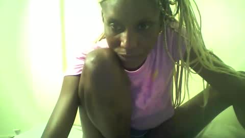 Snapshot of shipeta2 chatting on May 31, 2026, 5:26 am detiefmagdalina2026 online show from May 31, 2026, 5:26 am