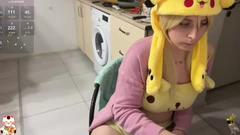 Im Lilu Rosenblum  Guys I have   ----Ill be glad to see you there online show from December 13, 2025, 7:53 pm