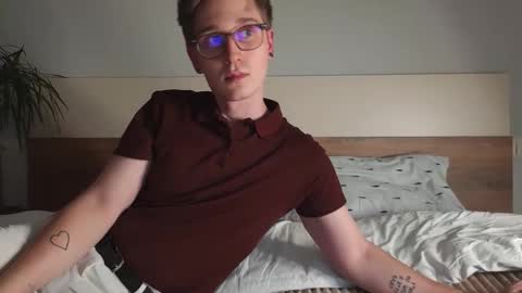 Snapshot of shirizo chatting on November 16, 2025, 6:35 pm Matthew online show from November 16, 2025, 6:35 pm