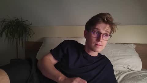 Snapshot of shirizo chatting on November 30, 2025, 8:02 pm Matthew online show from November 30, 2025, 8:02 pm