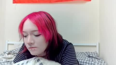 Snapshot of shirleyboulet chatting on February 15, 2026, 4:25 pm Luna online show from February 15, 2026, 4:25 pm