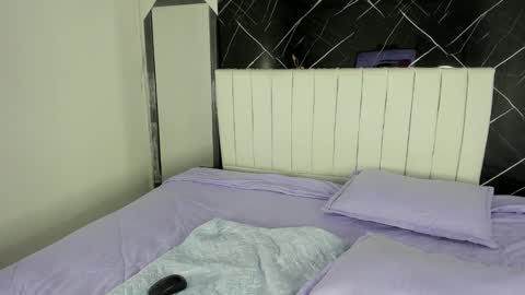 shirleyhott online show from October 7, 2025, 2:25 pm