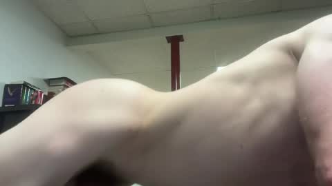shirtlesshunk15 online show from July 9, 2026, 1:42 am