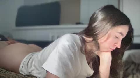 shizukuhunter online show from November 19, 2025, 2:28 pm