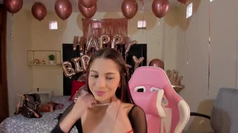 Snapshot of shkendall chatting on February 10, 2025, 1:33 pm kendal online show from February 10, 2025, 1:33 pm