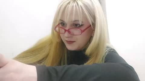 Snapshot of shondrapisani chatting on July 3, 2026, 10:27 pm shondrapisani online show from July 3, 2026, 10:27 pm