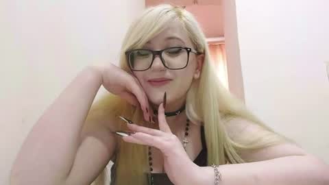 Snapshot of shondrapisani chatting on July 5, 2026, 11:17 am shondrapisani online show from July 5, 2026, 11:17 am