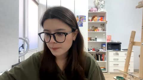 Marie online show from March 12, 2026, 12:11 pm