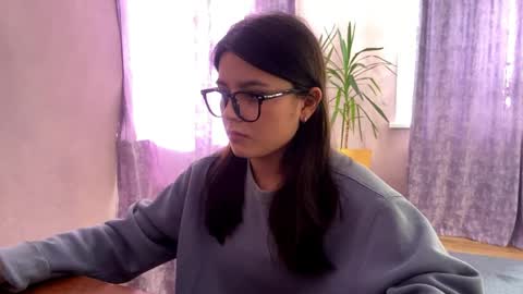 Marie online show from May 1, 2026, 2:54 pm