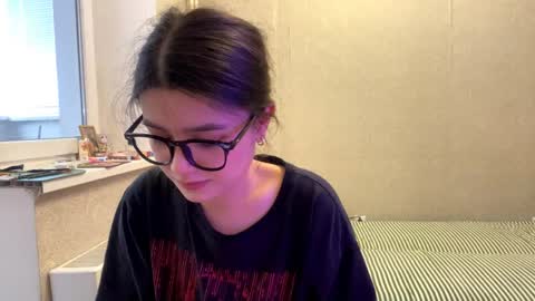 Marie online show from May 21, 2026, 12:12 pm
