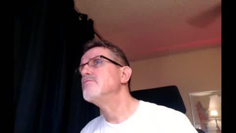 Snapshot of shrewtamer chatting on February 26, 2025, 5:53 am shrewtamer online show from February 26, 2025, 5:53 am