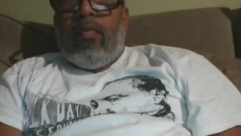 SHY333 online show from October 28, 2025, 6:06 am