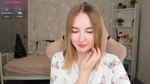 Snapshot of shy__polly chatting on January 6, 2026, 12:14 am Polly online show from January 6, 2026, 12:14 am