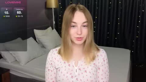 Snapshot of shy__polly chatting on January 16, 2026, 12:03 am Polly online show from January 16, 2026, 12:03 am