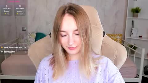 Snapshot of shy__polly chatting on March 5, 2026, 12:17 am Polly online show from March 5, 2026, 12:17 am