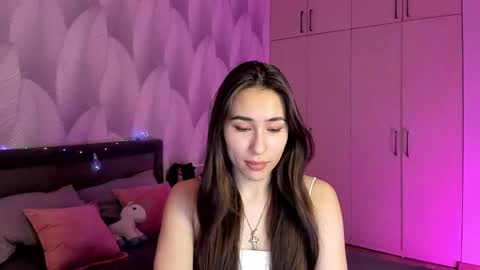 Snapshot of shy_bambiii chatting on February 14, 2025, 12:09 am Mika online show from February 14, 2025, 12:09 am