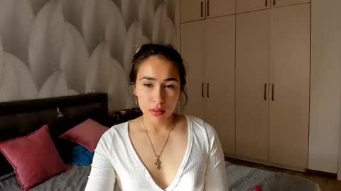 Snapshot of shy_bambiii chatting on September 25, 2025, 2:48 am Mika online show from September 25, 2025, 2:48 am