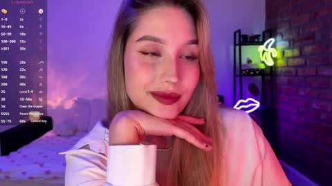 Snapshot of shy_bee chatting on October 18, 2025, 9:59 pm Alice online show from October 18, 2025, 9:59 pm