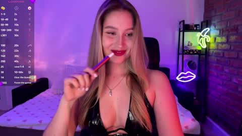 Snapshot of shy_bee chatting on December 16, 2025, 11:32 pm Alice online show from December 16, 2025, 11:32 pm