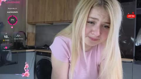Snapshot of shy_blondiee chatting on April 17, 2026, 1:25 pm Molly online show from April 17, 2026, 1:25 pm
