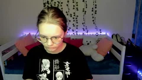 shy_elina01 online show from October 14, 2025, 10:27 am