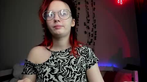shy_elina01 online show from January 11, 2026, 9:25 am
