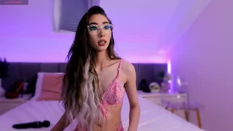 Snapshot of shy_eveline chatting on April 14, 2026, 4:24 pm shy_eveline online show from April 14, 2026, 4:24 pm