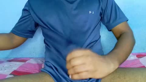 shyeyes online show from December 4, 2024, 2:42 am