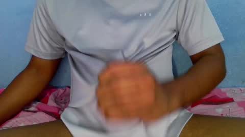 shyeyes online show from December 5, 2024, 2:42 am