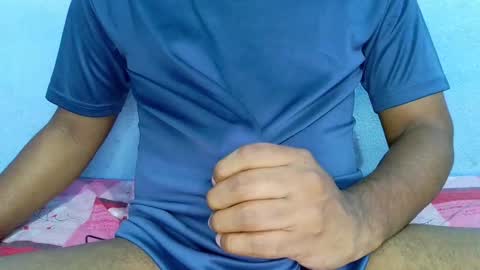 shyeyes online show from December 24, 2024, 4:40 pm