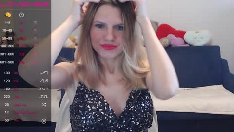 Snapshot of shy_moony chatting on December 6, 2024, 11:00 am just Alex online show from December 6, 2024, 11:00 am